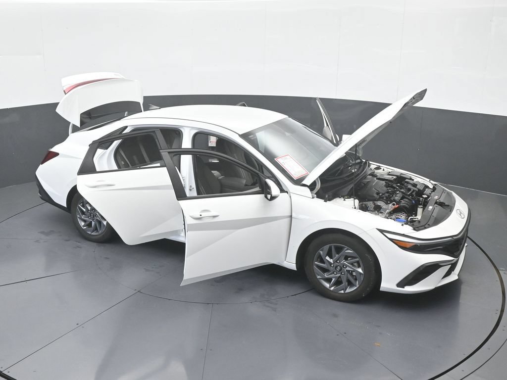 Used 2024 Hyundai Elantra SEL FWD image 70
