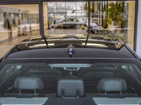 Used 2019 BMW 740i w/ Executive Package image 10