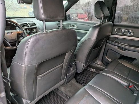 Used 2018 Ford Explorer XLT w/ Equipment Group 202A image 25