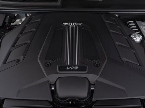 Certified 2025 Bentley Bentayga Extended Wheelbase image 50