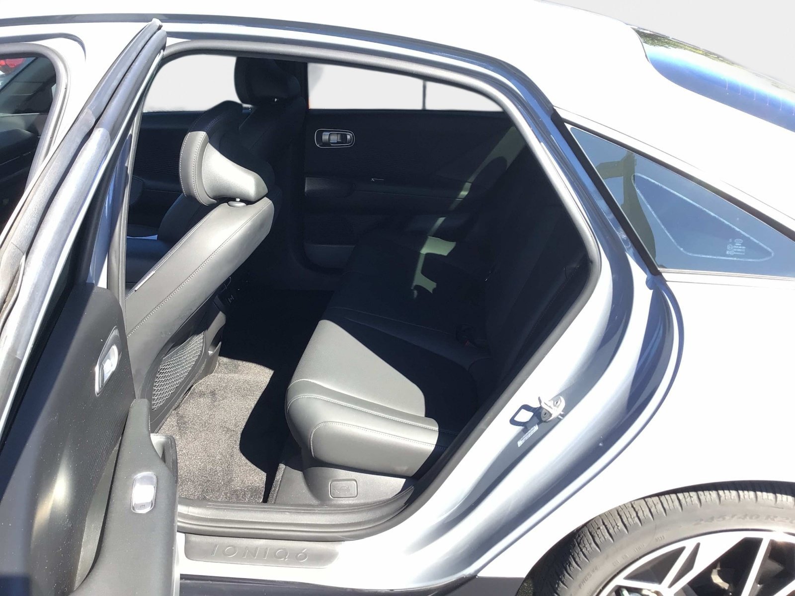 Used 2023 Hyundai Ioniq 6 SEL w/ Cargo Package RWD image 7