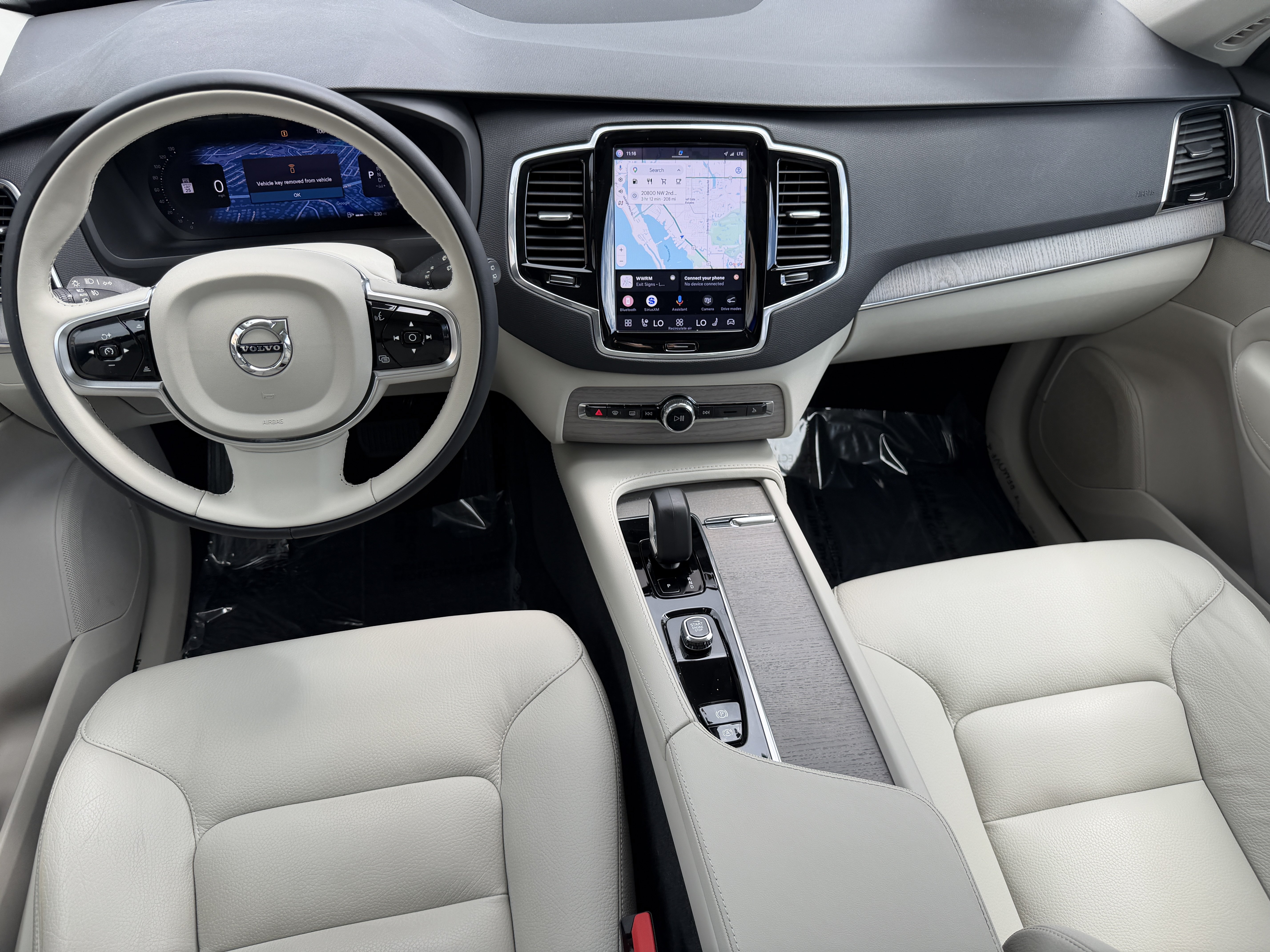 Certified 2025 Volvo XC90 B5 Plus w/ Protection Package Premier AWD/4WD image 12