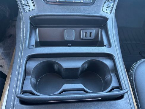 Used 2017 GMC Yukon Denali image 30