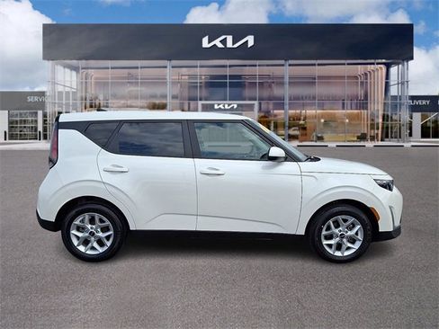 Used 2025 Kia Soul LX w/ LX Technology Package image 7