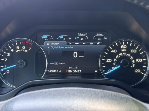 Used 2015 Ford F150 Platinum w/ Equipment Group 701A Luxury AWD/4WD image 32
