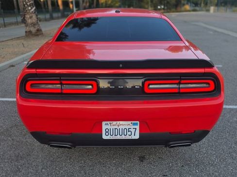 Used 2016 Dodge Challenger SXT w/ Driver Convenience Group RWD image 27