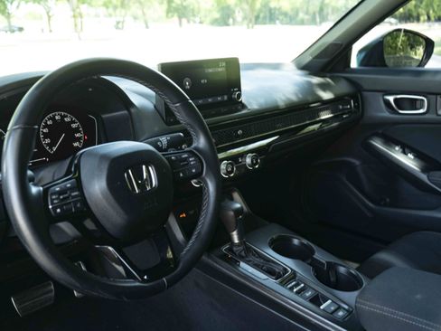 Used 2025 Honda Civic Sport image 16