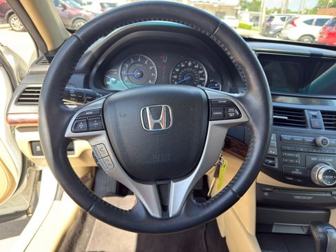 Used 2011 Honda Crosstour EX-L image 10