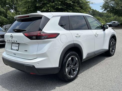 Used 2025 Nissan Rogue SV AWD/4WD image 5