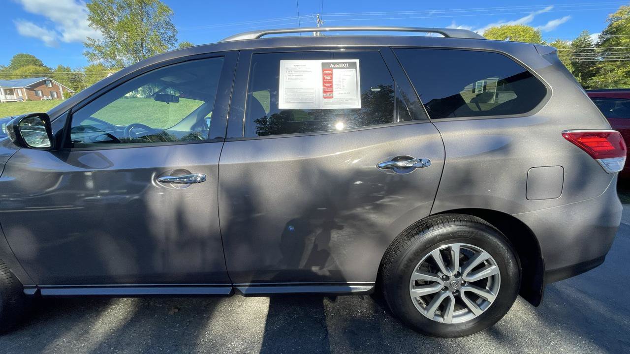 Used 2014 Nissan Pathfinder SV AWD/4WD image 4