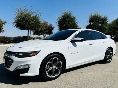 Used 2022 Chevrolet Malibu LT image 1