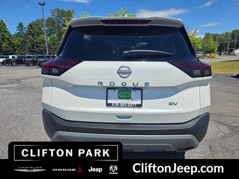 Used 2023 Nissan Rogue SV FWD image 5