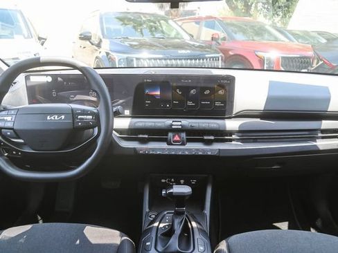 Certified 2025 Kia K4 FWD image 13