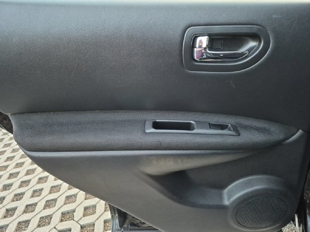 Used 2011 Nissan Rogue S AWD/4WD image 26