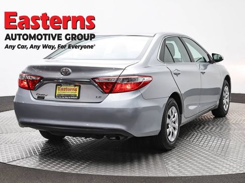 Used 2017 Toyota Camry LE FWD image 5