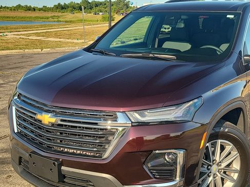 Used 2023 Chevrolet Traverse LT AWD/4WD image 8