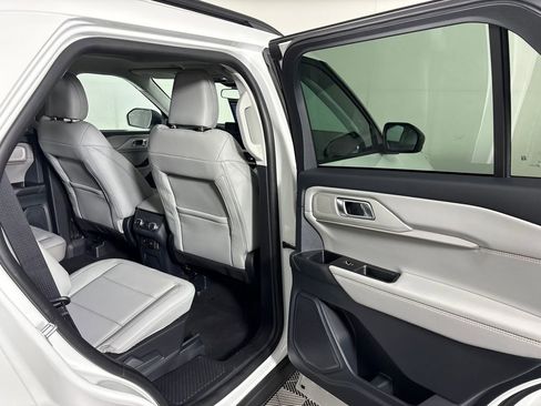 Certified 2025 Ford Explorer Active w/ Active Comfort Package image 37