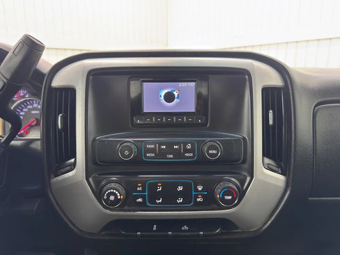 Used 2015 Chevrolet Silverado 1500 W/T RWD image 18
