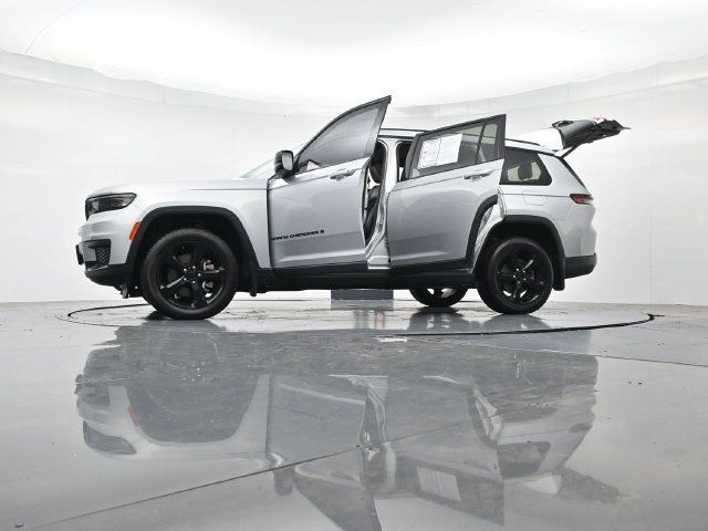 Used 2023 Jeep Grand Cherokee L Altitude AWD/4WD image 55