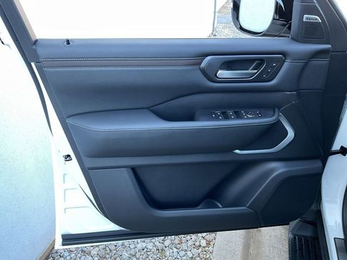 New 2026 Nissan Armada Platinum image 11