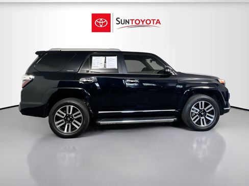 Used 2022 Toyota 4Runner Limited AWD/4WD image 2