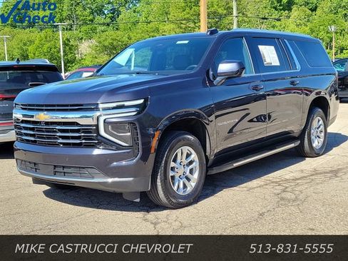 Used 2025 Chevrolet Suburban LT AWD/4WD image 1