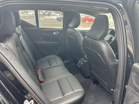 Certified 2025 Volvo XC40 B5 Core AWD/4WD image 13