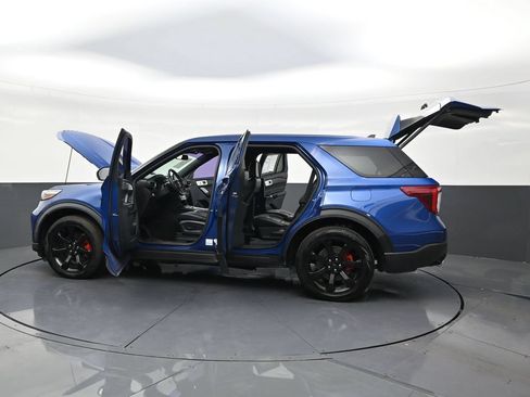 Used 2022 Ford Explorer ST w/ Equipment Group 401A AWD/4WD image 31