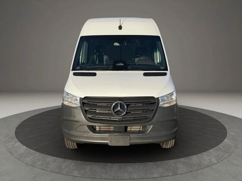 Used 2025 Mercedes-Benz Sprinter 2500 image 9