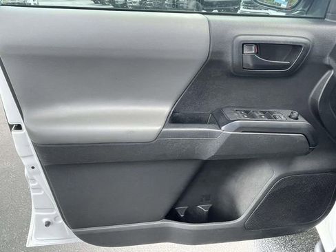 Used 2022 Toyota Tacoma SR w/ SR Convenience Package image 13