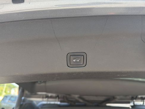 Used 2021 GMC Yukon XL SLT w/ SLT Premium Package RWD image 27