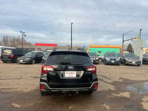 Used 2019 Subaru Outback 2.5i Premium image 7