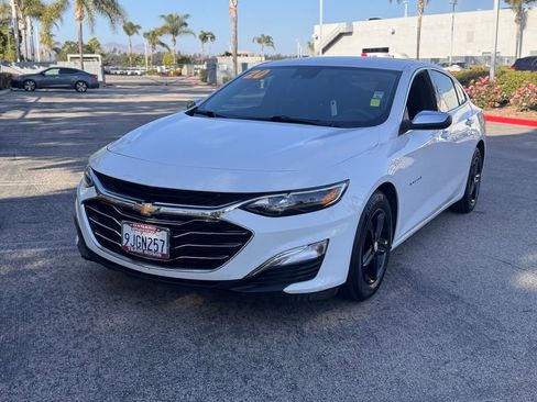 Used 2020 Chevrolet Malibu LS w/ Driver Confidence Package II FWD image 4