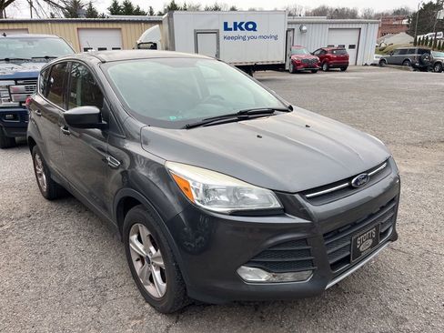 Used 2015 Ford Escape SE image 1