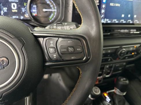 Used 2024 Jeep Wrangler Unlimited image 16