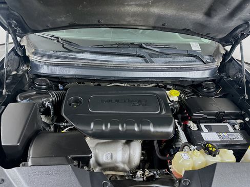 Used 2019 Jeep Cherokee Latitude w/ Popular Appearance Group image 31