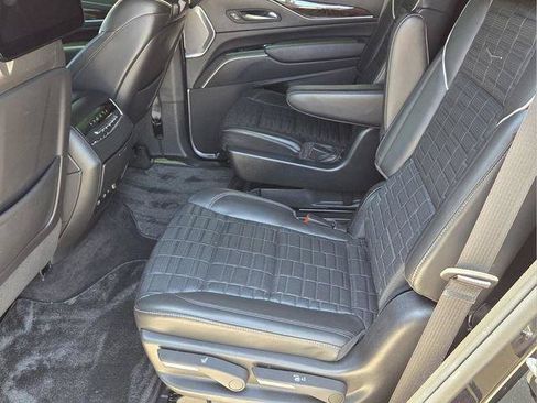 Used 2023 Cadillac Escalade Sport Platinum RWD image 12