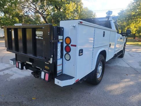 Used 2017 Ford F350 XL w/ Power Equipment Group AWD/4WD image 11
