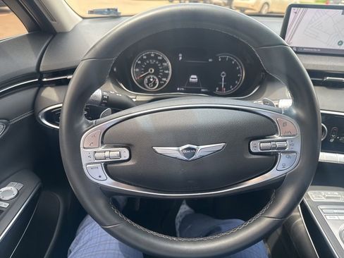 Used 2022 Genesis GV70 2.5T AWD/4WD image 17