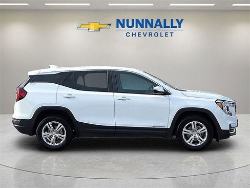 Used 2024 GMC Terrain SLE image 6