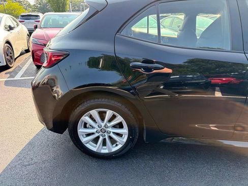 Used 2025 Toyota Corolla SE FWD image 4