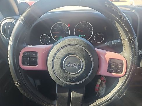 Used 2013 Jeep Wrangler Unlimited Sahara w/ Connectivity Group image 8