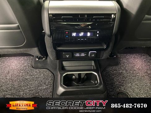 New 2026 Jeep Grand Wagoneer 4WD image 30