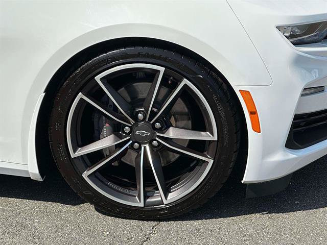 Used 2021 Chevrolet Camaro SS RWD image 7