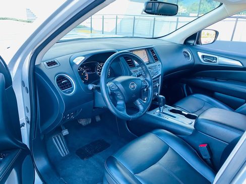 Used 2020 Nissan Pathfinder SL image 27