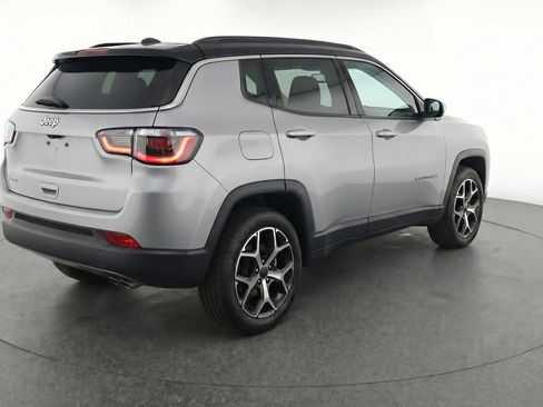 Used 2025 Jeep Compass Limited AWD/4WD image 9