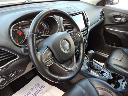 Used 2019 Jeep Cherokee Limited image 13