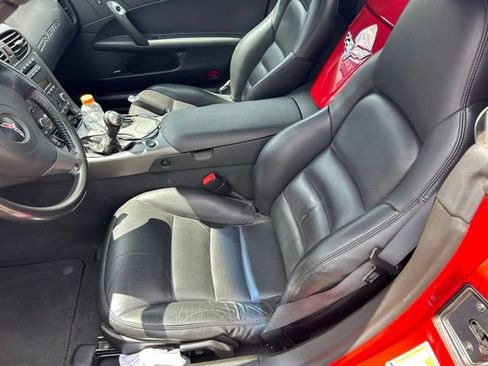 Used 2006 Chevrolet Corvette Convertible w/ Preferred Equipment Group RWD image 6