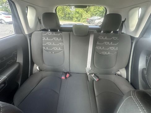 Used 2013 Kia Soul + FWD image 15
