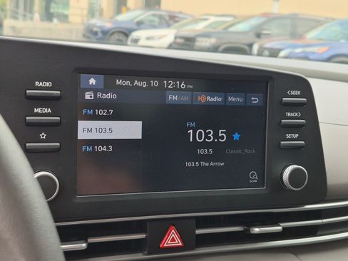 Used 2023 Hyundai Elantra SE FWD image 23